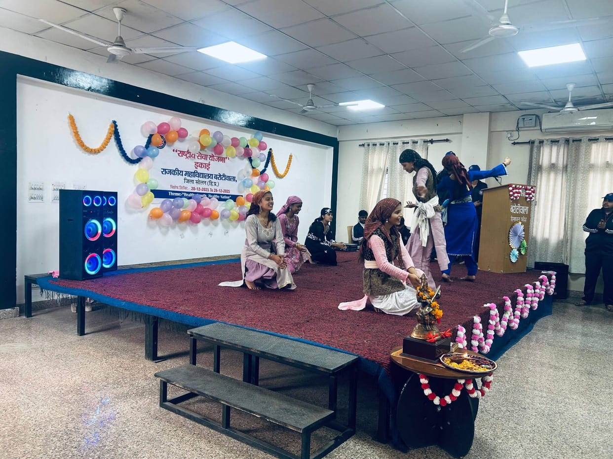 Volunteers gave the message of women empowerment through drama