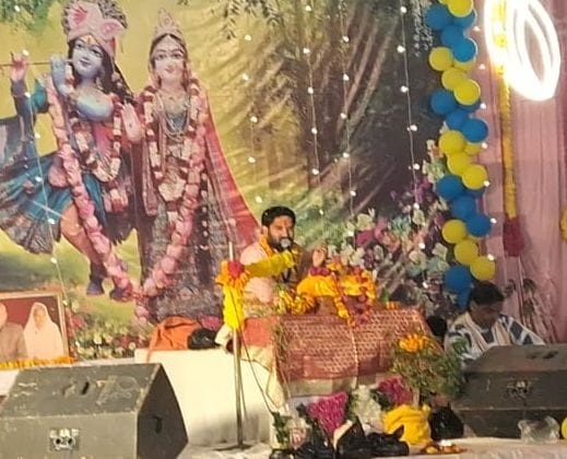 The wonderful episodes of Shri Krishna and Ram Katha appealed to the listeners.