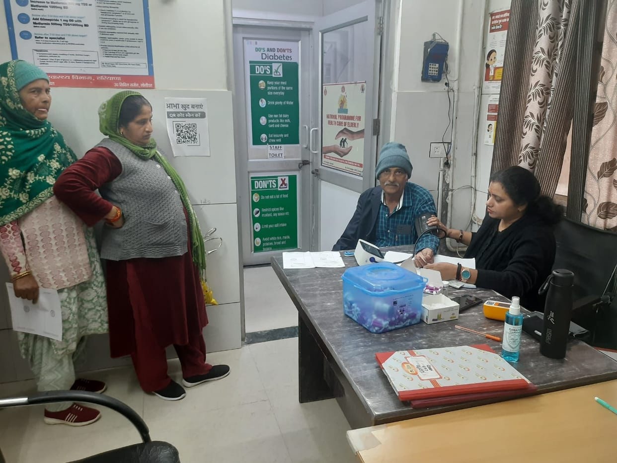 The district hospital is seeing an increase in hypertension patients due to the winter weather and pollution.