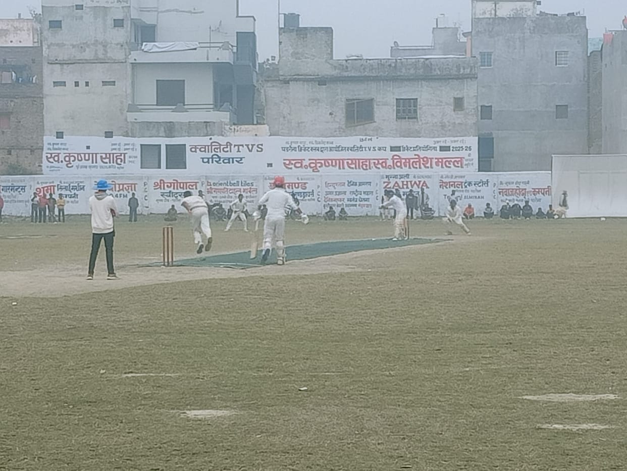 The Prayagraj team reached the final after defeating the host team, Padrauna.