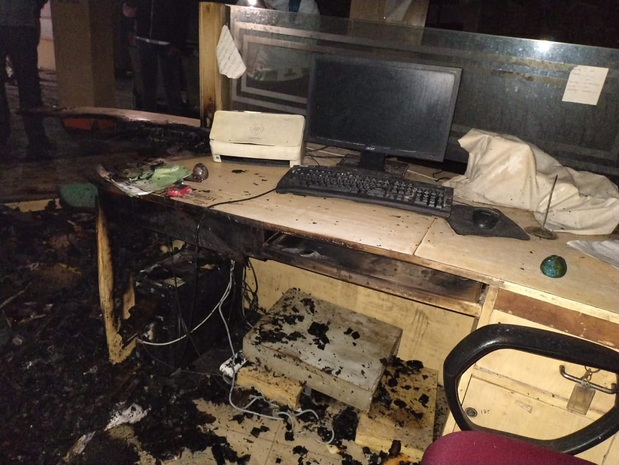 A fire broke out in the bank due to a short circuit, burning the furniture