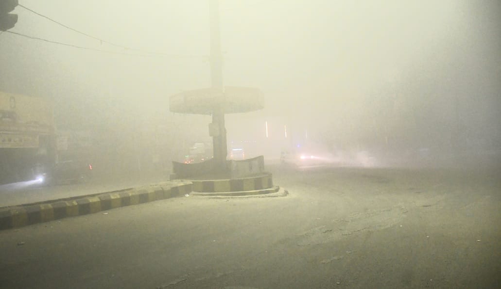 Varanasi Weather Today Fog obscures road dividers 16 people have lost their lives in 60 days 31 injured