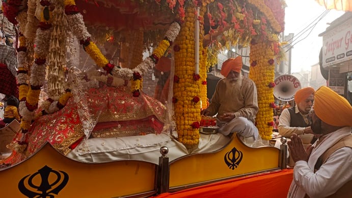 The industrial city resounded with the chants of Wahe Guru.