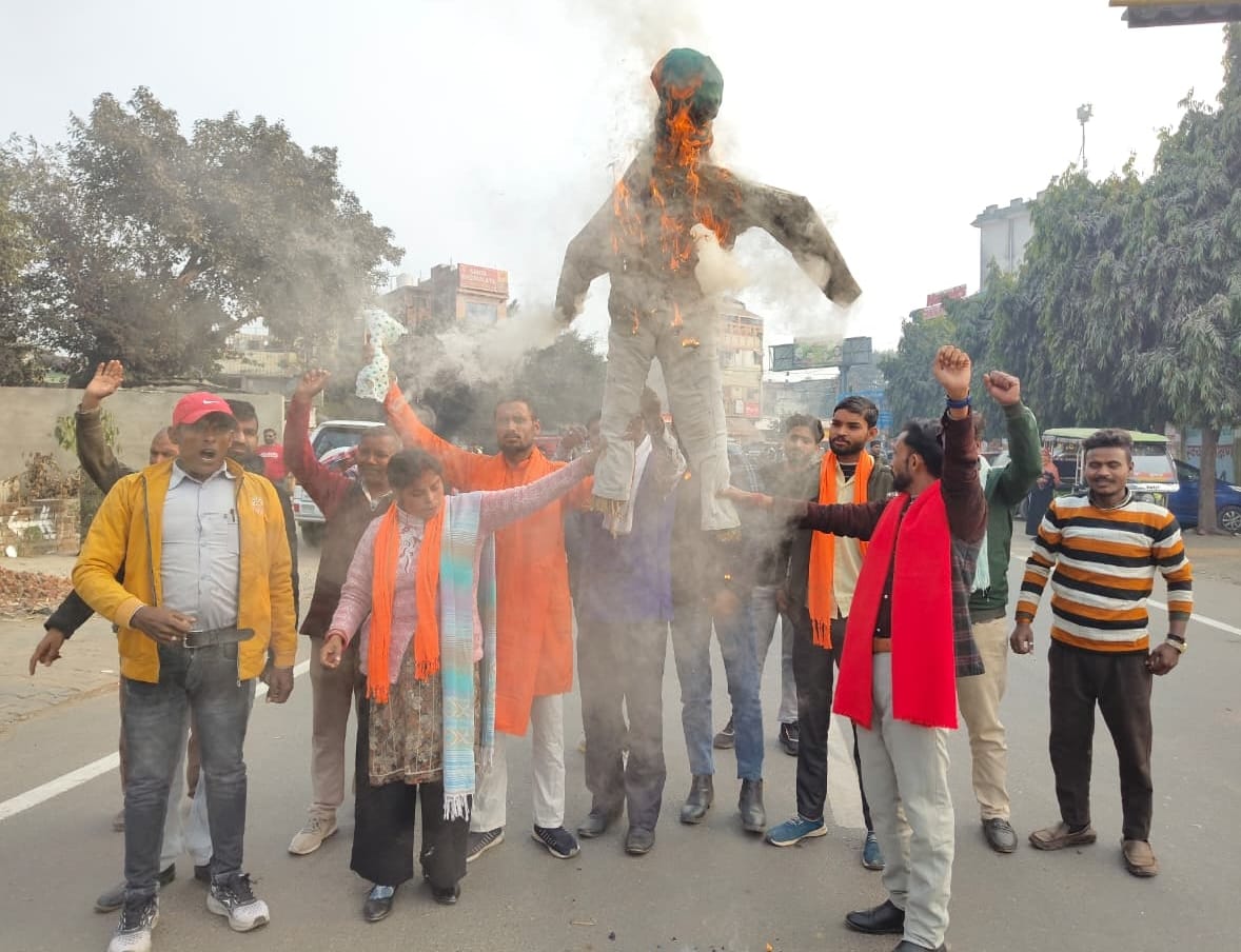 Bangladesh government's effigy burnt, demand for safety of Hindus
