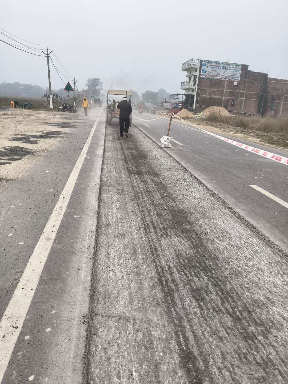 Cracks on the new road cause inconvenience to commuters