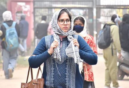 A red alert has been issued for the Gorakhpur-Basti region due to fog, and it was a cold day.