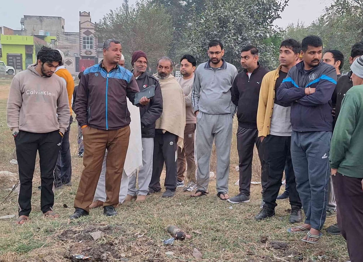 The body of a newborn was found in the garbage in Sampla.