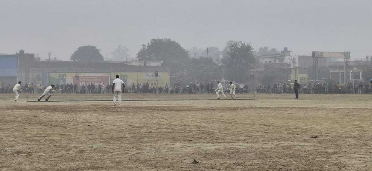Etawah team avenged their defeat by defeating Kanpur.