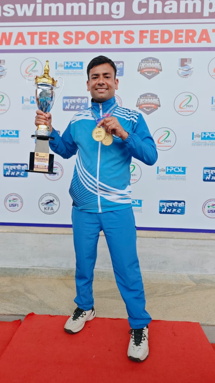 Amar won two gold medals in the National Finswimming competition.