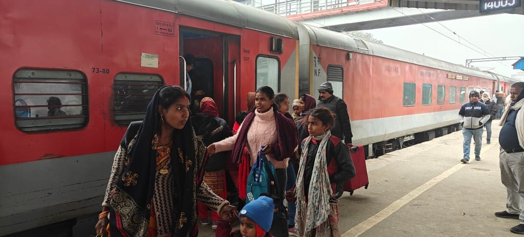 Maurya Express arrived 12 hours late