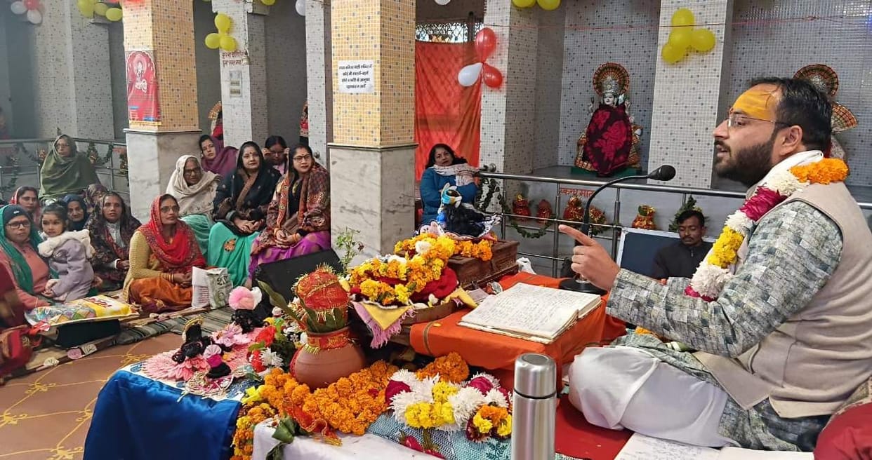 The Devi temple resounded with the greetings of Rukmini Mangal, devotees immersed in Krishna devotion.
