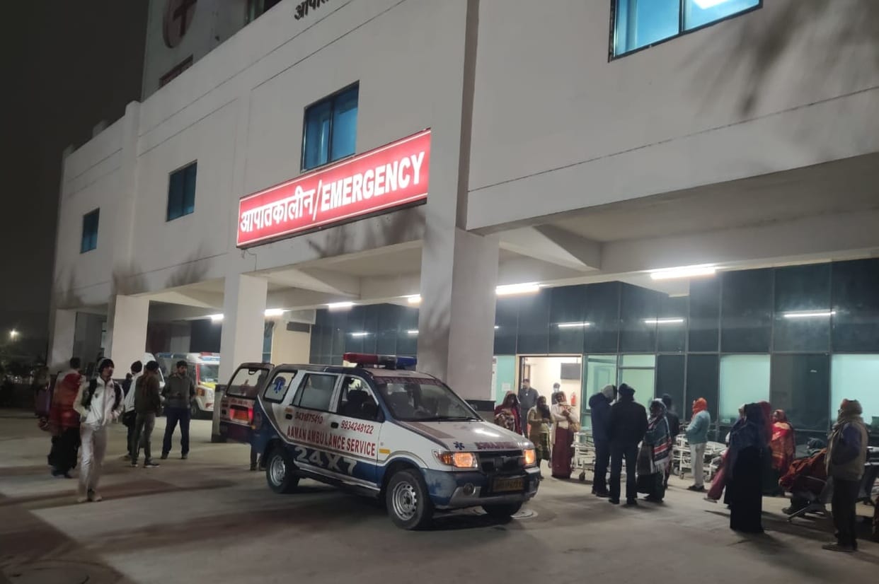 Patients are being 'shifted' late at night at Gorakhpur AIIMS; questions raised about the role of the guards.