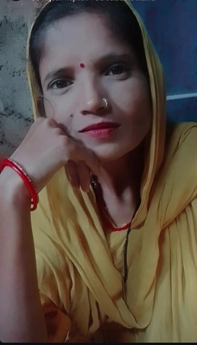 Woman falls from e-rickshaw due to drowsiness, dies
