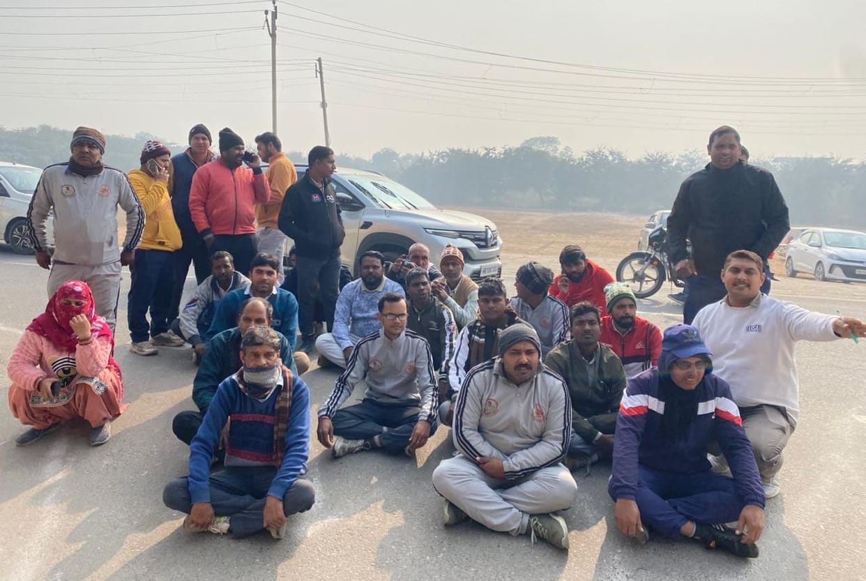 Sports school employees of HKRN staged a protest after not receiving their salaries for 5 months.