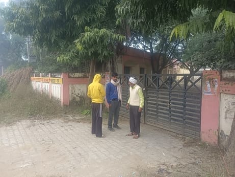 Bahadurpur PHC gates remained open until 11 a.m., patients returned in the cold.