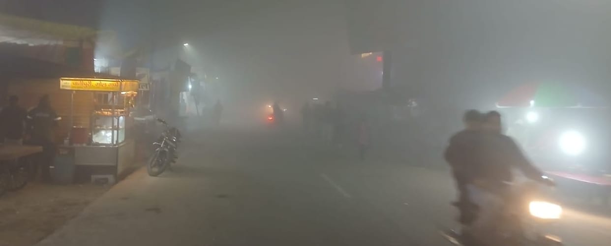 Fog slowed down vehicles, forcing them to switch on their lights.