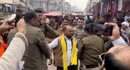 Poging om Ambedkar se foto te verbrand, FIR ingedien na Bhim-leërbeleëring