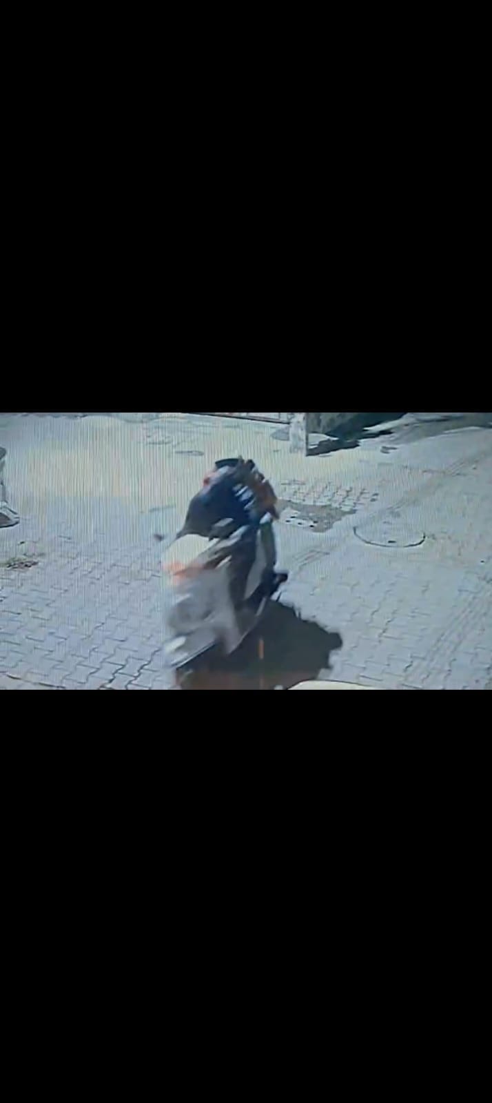 Scooty riders stole Rs 20,000 from a property dealer's office.