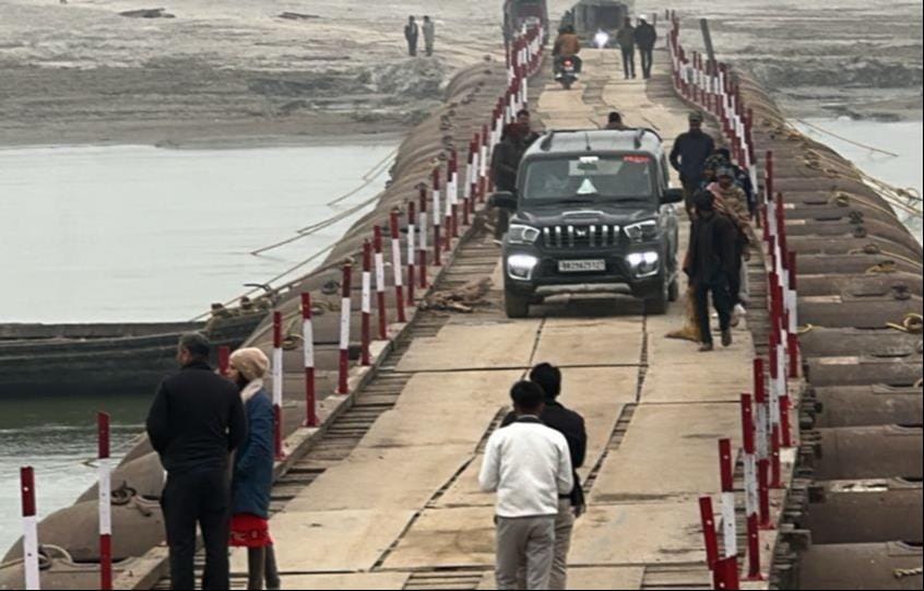 The Khari-Darauli pontoon bridge is now operational, reducing the distance between Uttar Pradesh and Bihar by 80 km.