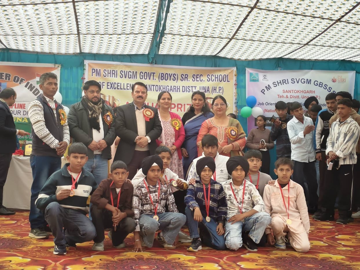 The gidda and bhangra performances of the girl students received a lot of applause.