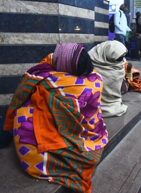 Passengers waited in the cold at railway stations, Tejas arrived 18 hours late.