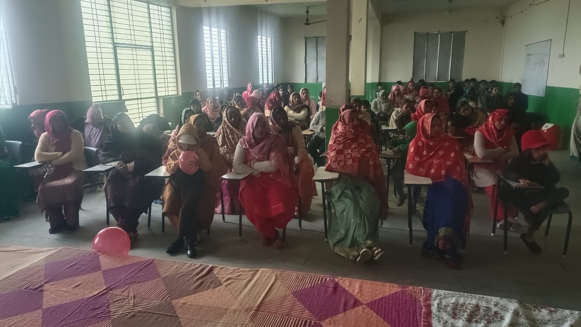 Mother's Conference organized in Swami Vivekananda Inter College