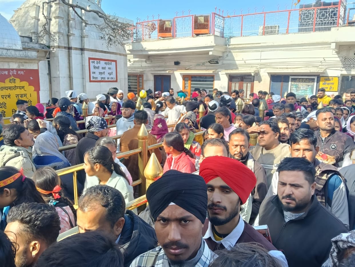 22 thousand devotees bowed their heads at Shri Naina Devi Ji.