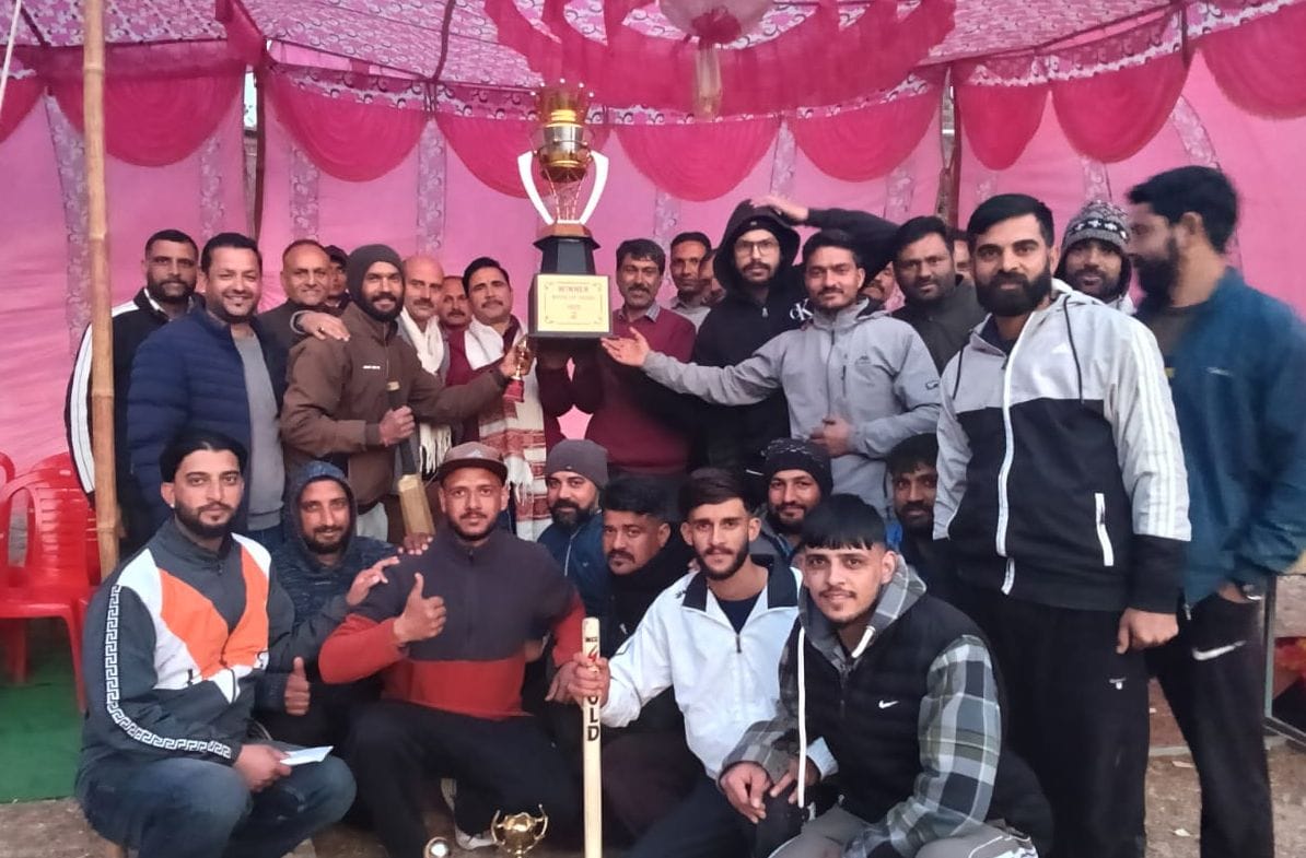 Kurgal team became cricket champion by defeating Tanaji