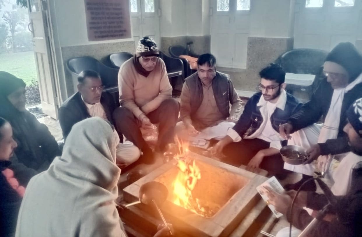 The call is to perform Havan-Yajna and adopt the Vedic lifestyle.