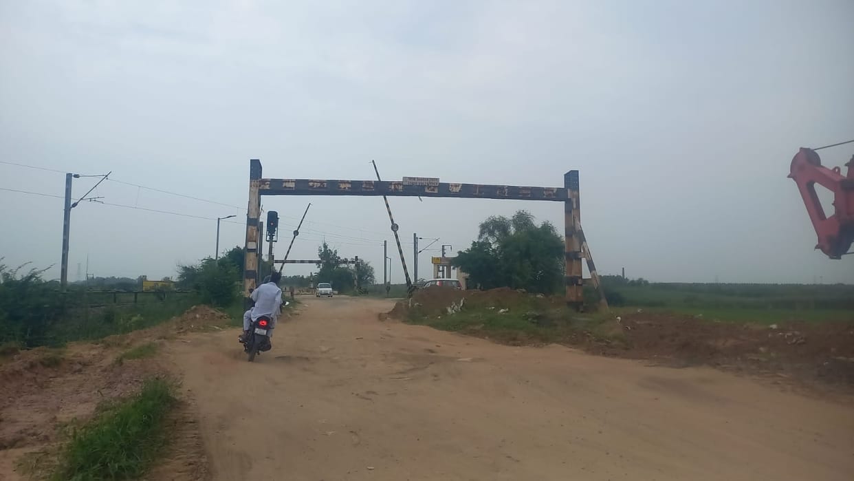 The 64-kilometer four-lane highway will begin construction in the new year, and a bypass for Chhuchhakwas is also planned.