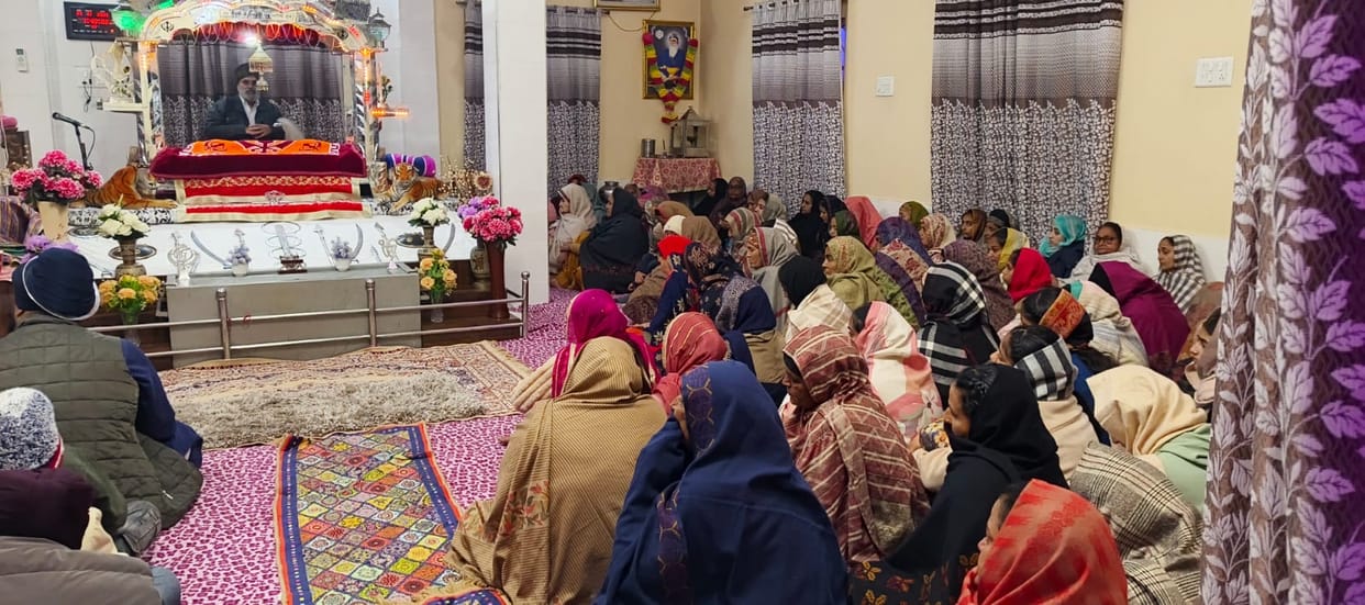 Salute to Sahibzadas in the martyrdom ceremony