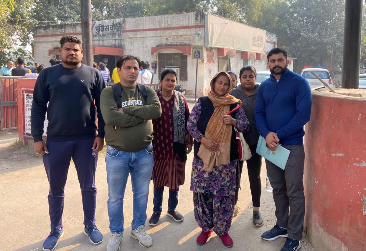 Animal lovers, angered by the capture of dogs and their transportation to Rohtak, have filed a complaint with the police.