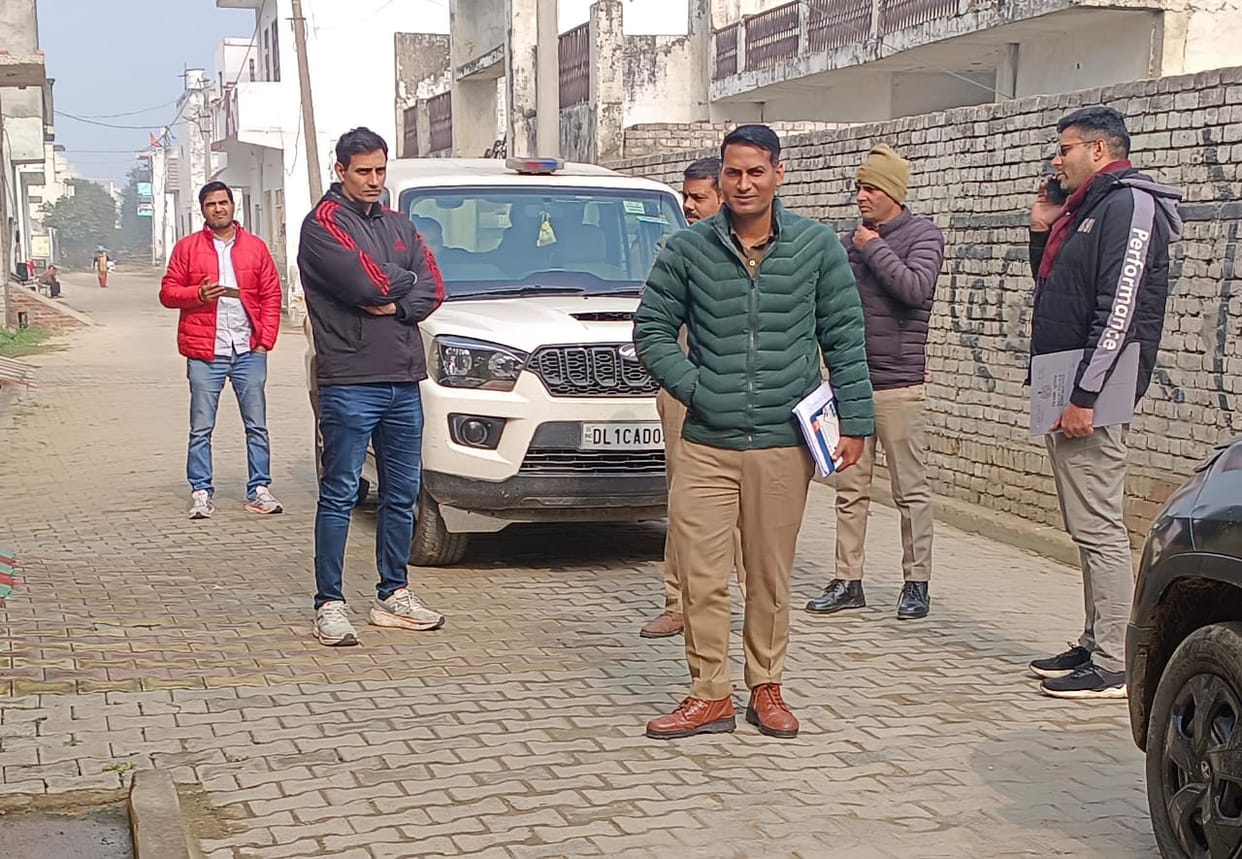 Delhi Police reached Hastinapur in search of fake finance gang