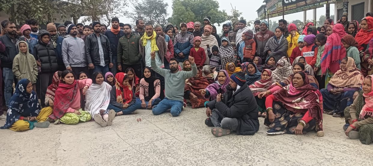 Angry villagers blocked the road due to lack of arrests