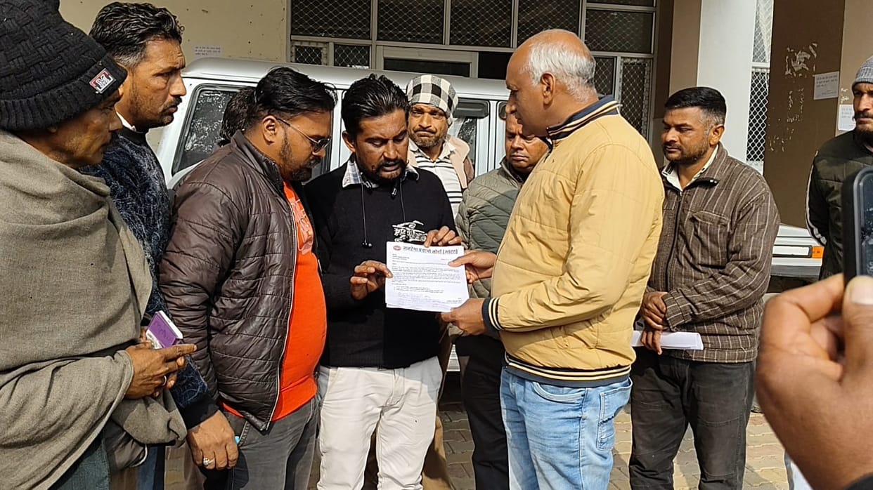 MNREGA Bachao Morcha protested for rights at BDPO office
