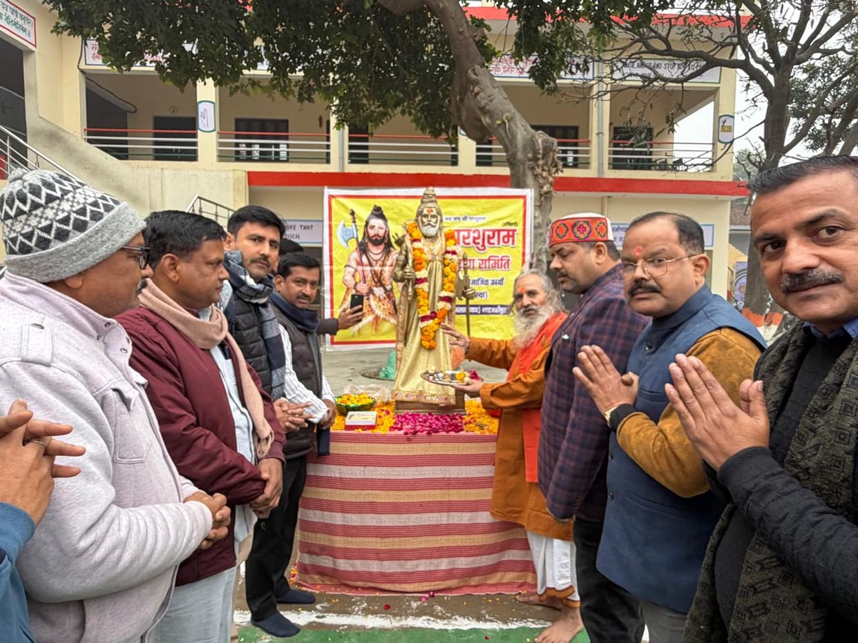 The organization's founding day was celebrated with great fanfare, including a feast of khichdi.