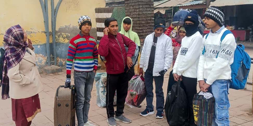 Trains coming from Aligarh were delayed by three hours