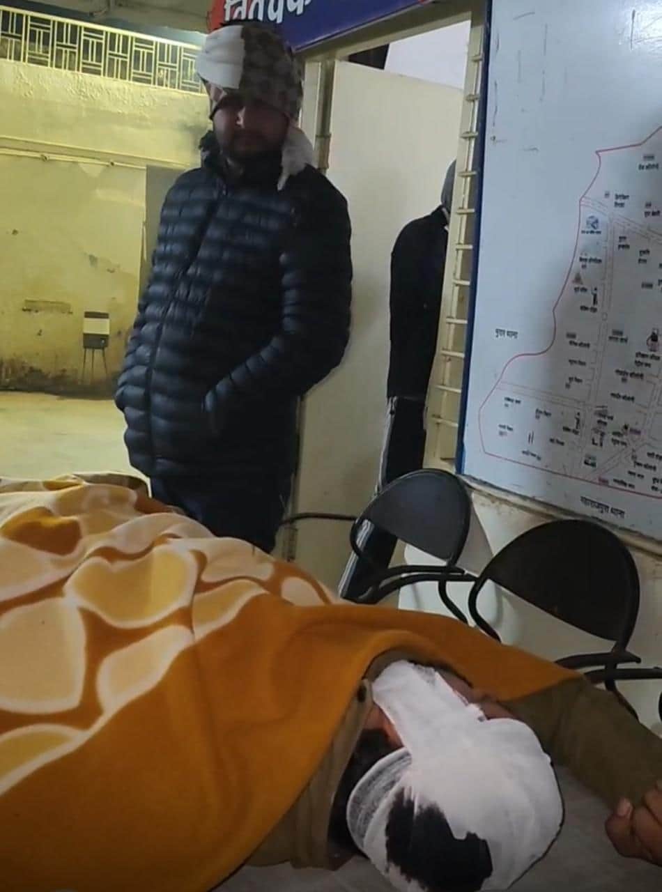 Five constables including TI were attacked in a dispute over chicken and fish.