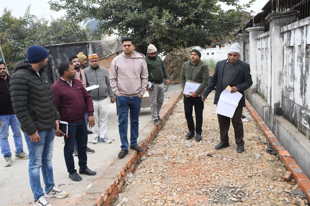 Siddharthnagar News: Get the construction work of the bus stand completed within the stipulated time