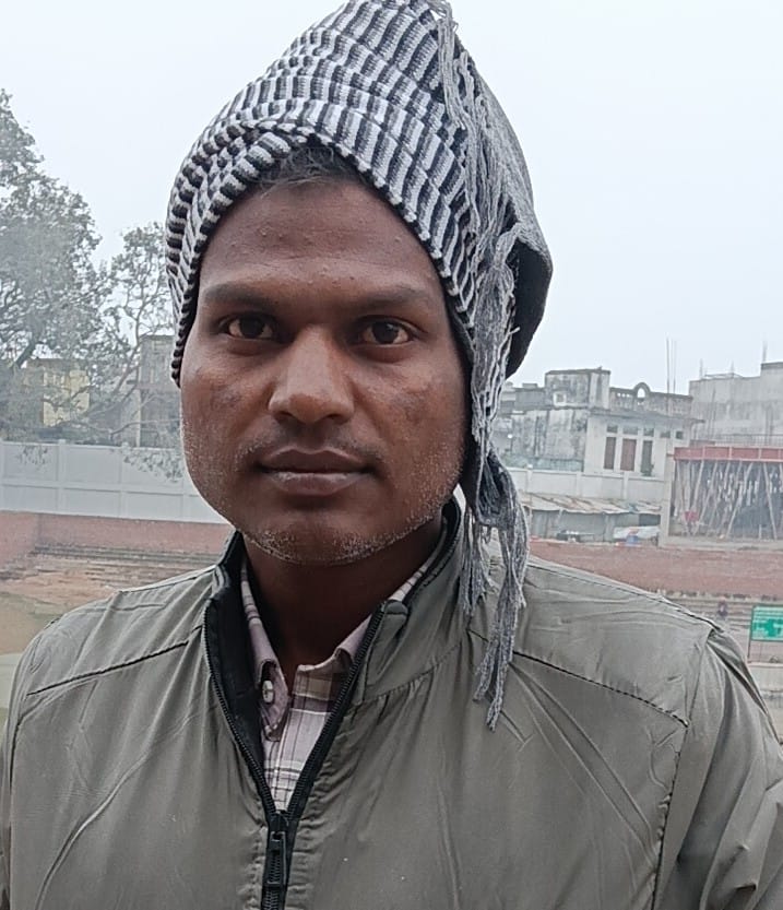 Artisans beautifying the temple in Ayodhya are decorating the circumambulation path