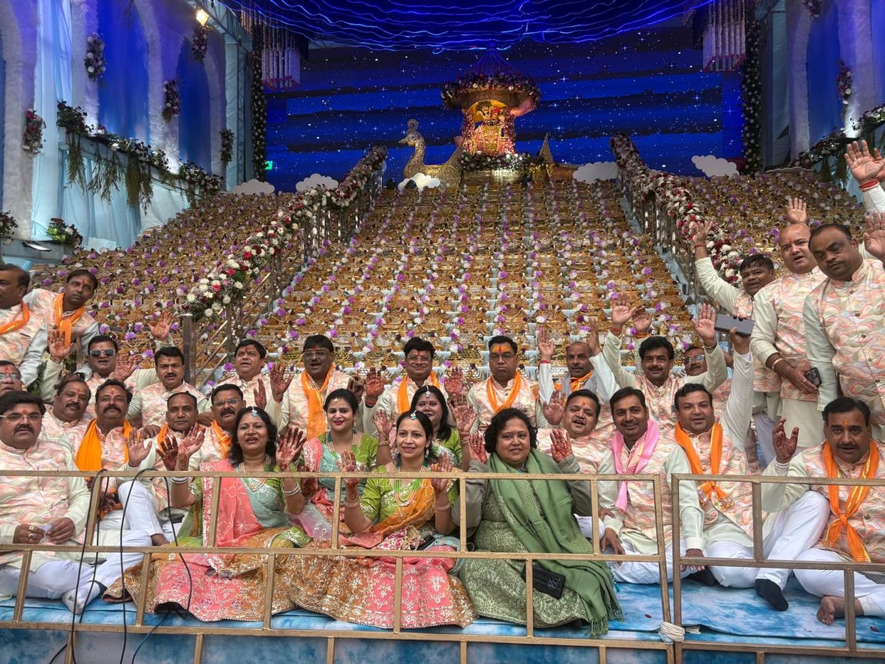 Under the blue sky, Vaikuntha descended,