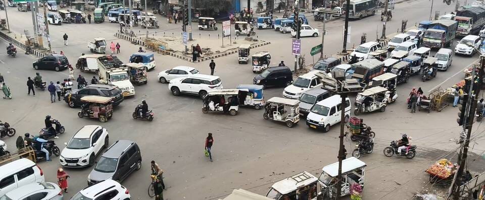 The common citizens will have to endure more traffic jams in Telibagh and Dubagga.