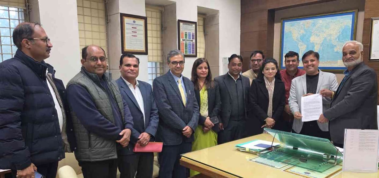 Teachers submitted a memorandum protesting the disruption of the recruitment process.