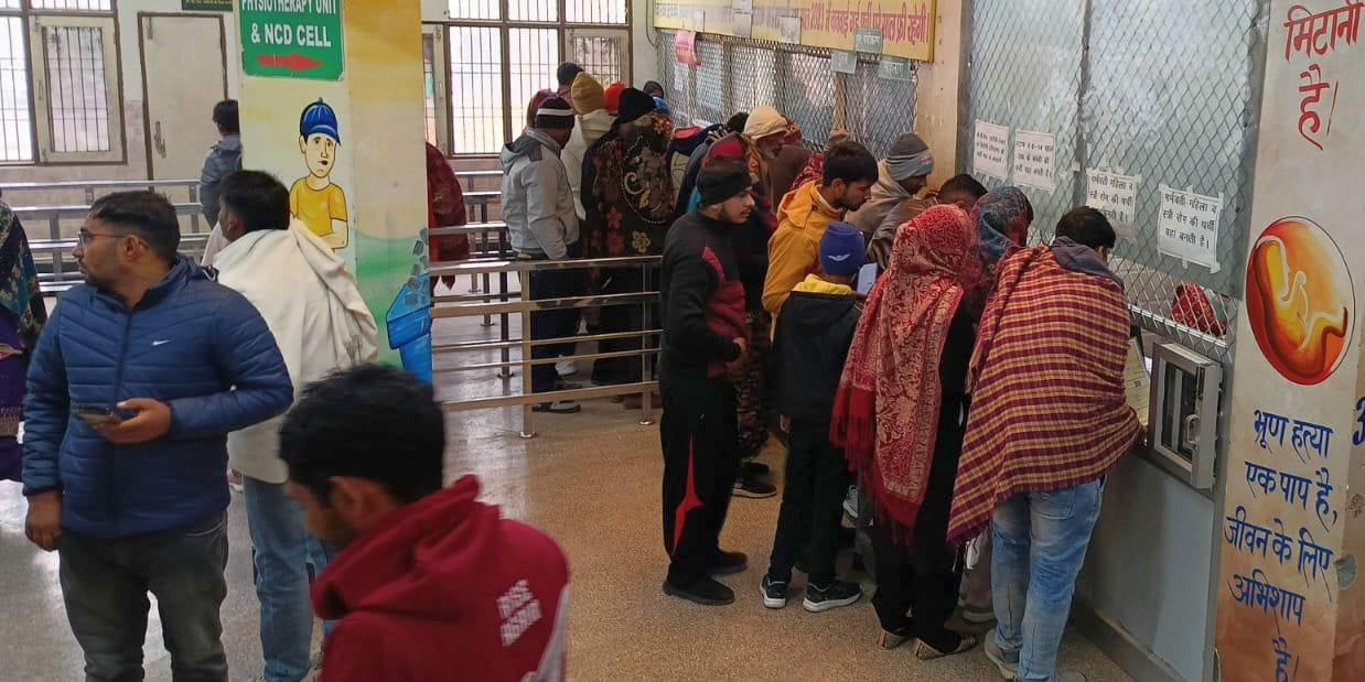 Health is deteriorating in the cold weather...the number of patients with coughs, colds, and fever has increased.
