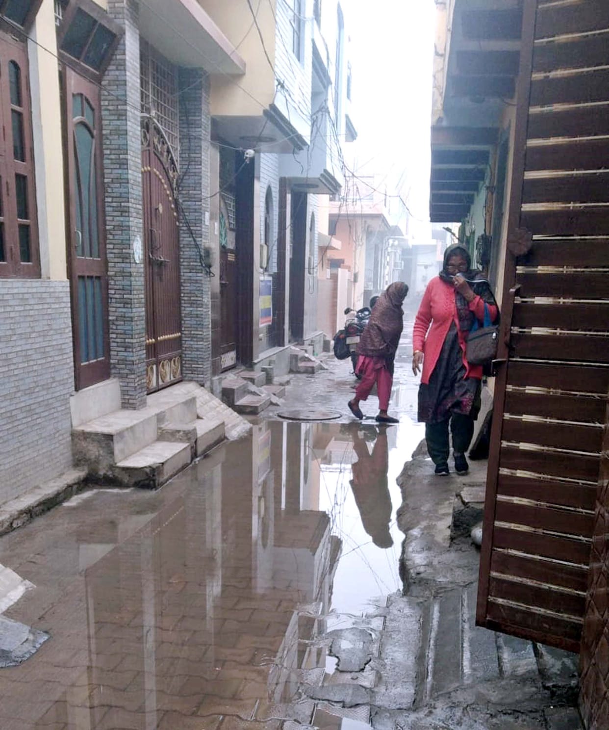 Residents of Shastri Nagar are troubled by sewage overflow, raising concerns about the risk of disease spreading.