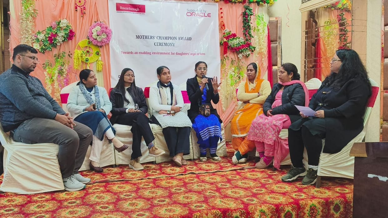 50 mothers were honored for promoting the advancement of their daughters.