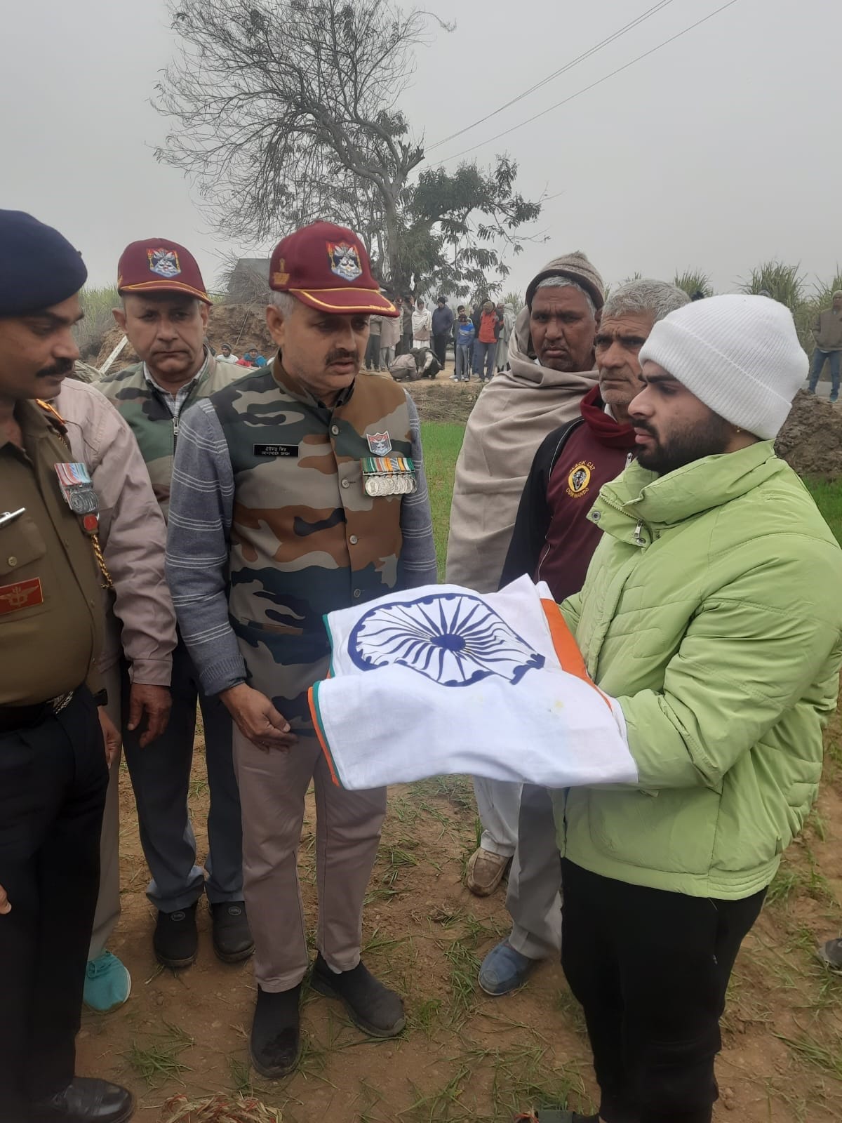 Soldiers gave the last salute to the deceased freedom fighter.