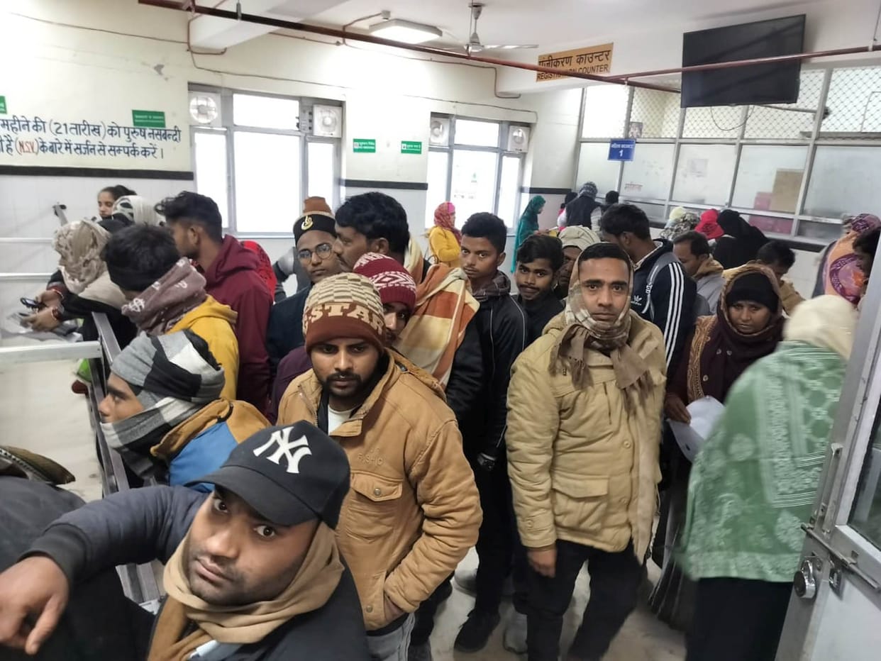 Patients gathered in the medical college, 1390 were treated.