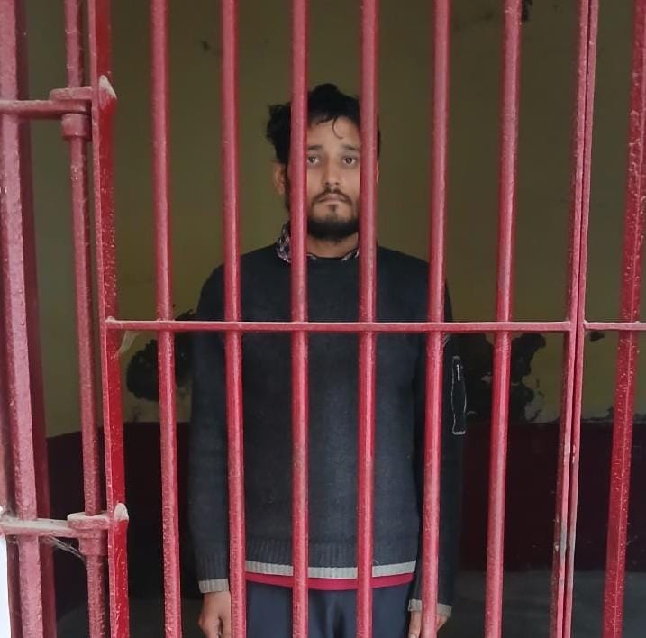 Man accused of fraud through checks arrested.