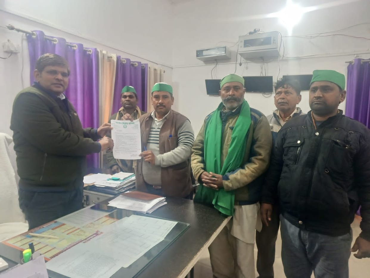 Bhartiya Kisan Union (BKU) activists submitted a memorandum to the SDM.